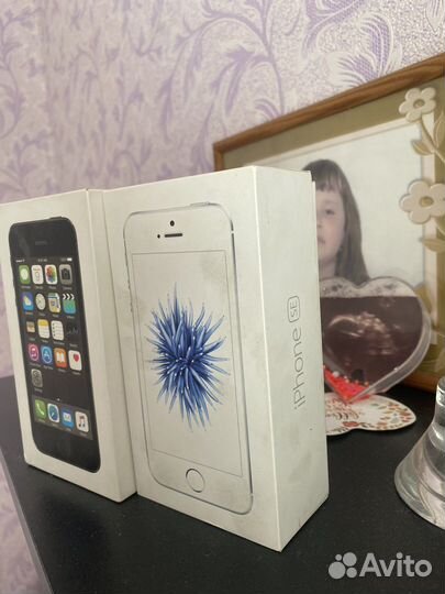 Коробка от iPhone SE;5