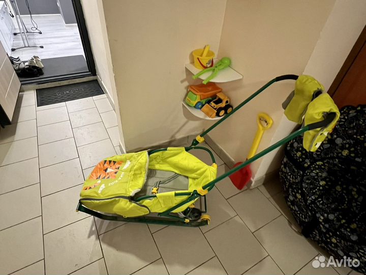 Складные санки с ручкой Nika с чехлом