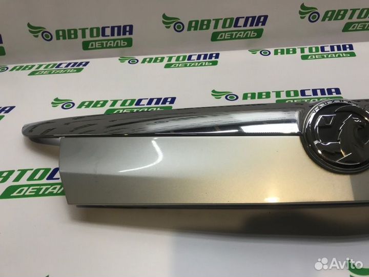Молдинг крышки багажника задний Opel Insignia