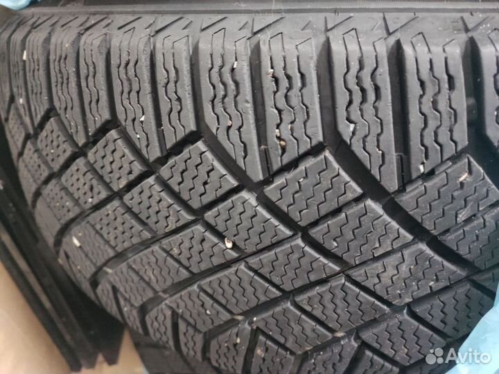 Continental ContiVikingContact 7 235/50 R20