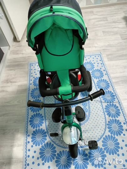 Трехколесный велосипед с ручкой