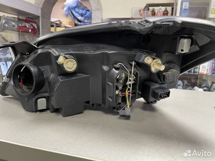 Фара передняя правая corolla 120 хэтчбек