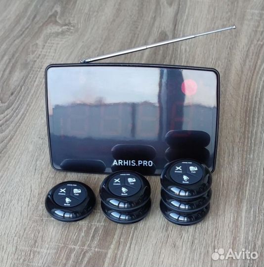 Влагозащищенная кнопка вызова персонала и табло