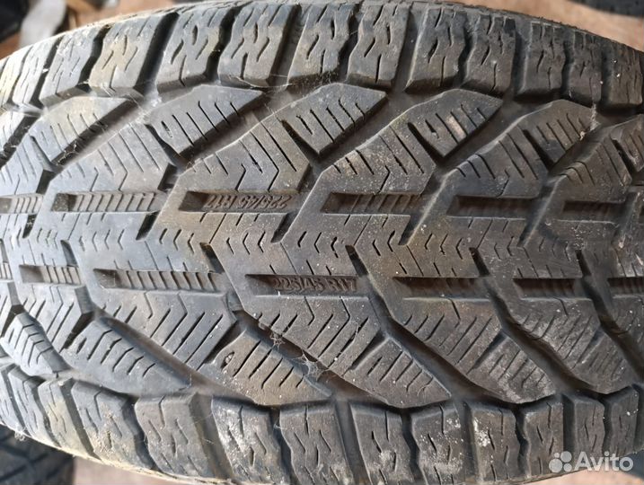 Tigar Winter 225/45 R17 29