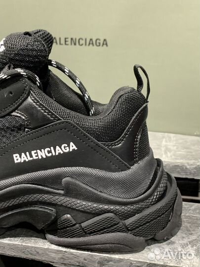 Balenciaga Triple S Black