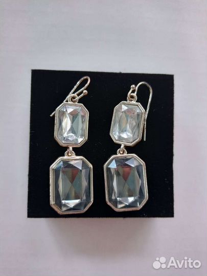 Значки, серьги, медали