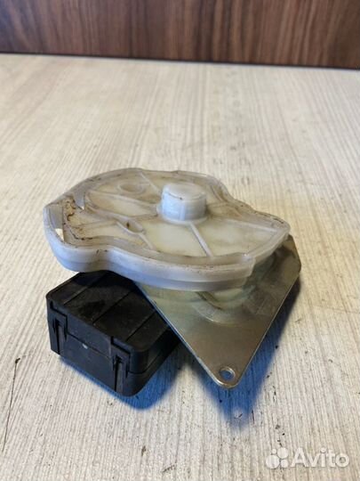 Моторчик заслонки отопителя Lifan Solano