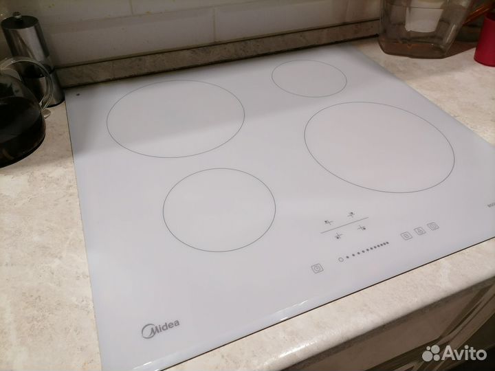 Индукционная варочная панель Midea