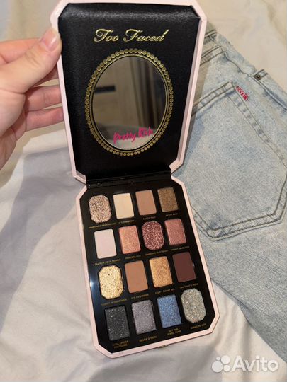 Палетка теней too faced