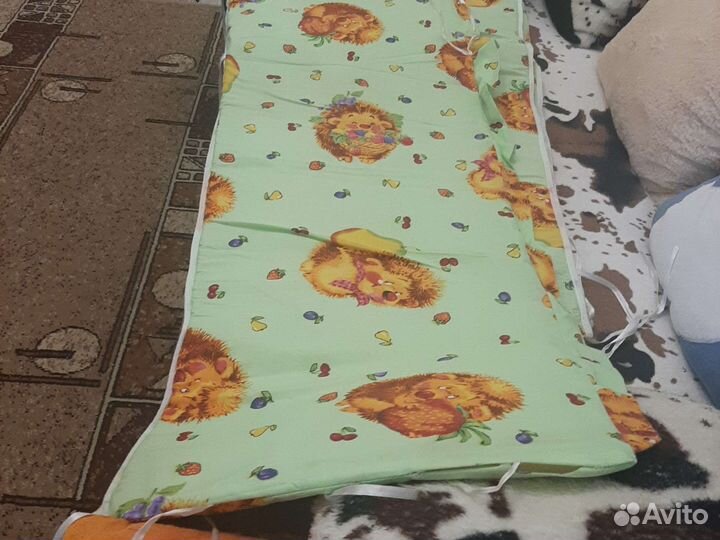 Бортик в детскую кроватку