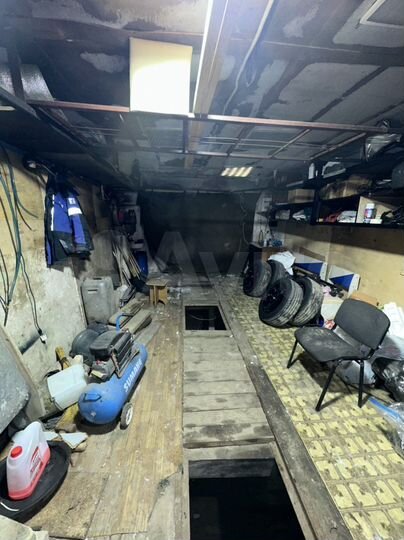 Гараж, > 30 м²