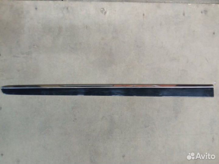 Молдинг двери передний левый Mercedes-Benz M-Class