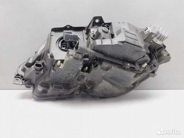 Фара правая Volvo S90