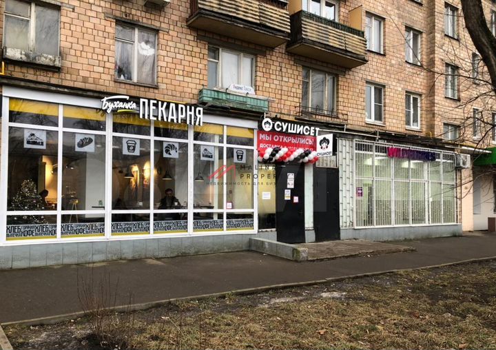 Продам торговое помещение, 216 м²