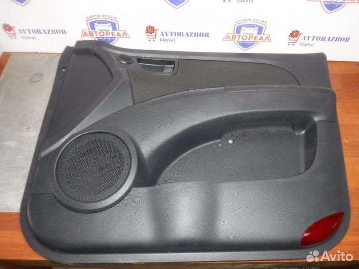 Обшивка двери передняя правая Kia Sportage 2 G4GC