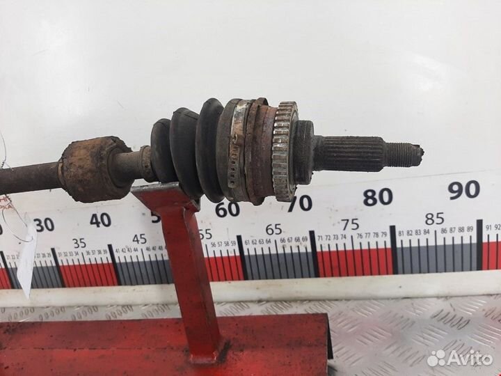 Полуось передняя левая (приводной вал, шрус)