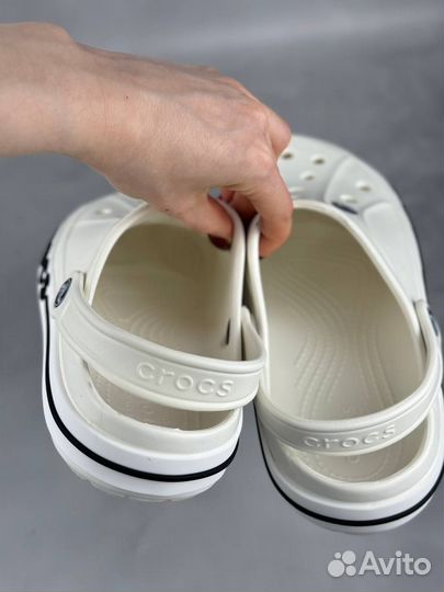 Шлепанцы Crocs белые мужские