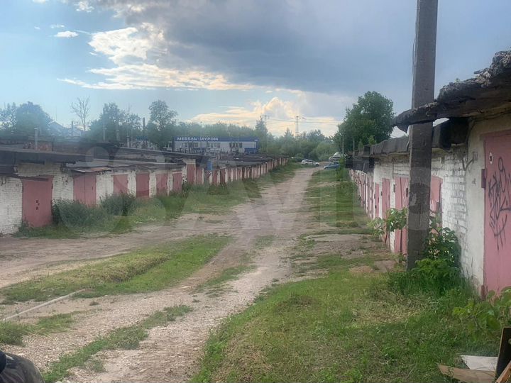 Гараж, > 30 м²