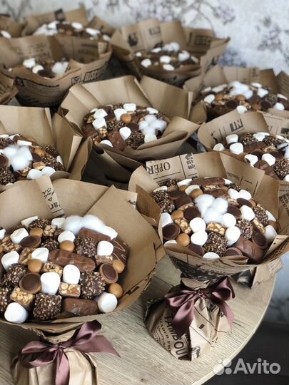 Сладкие букеты из конфет подарок учителю 8 марта