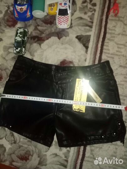 Кожаные шорты