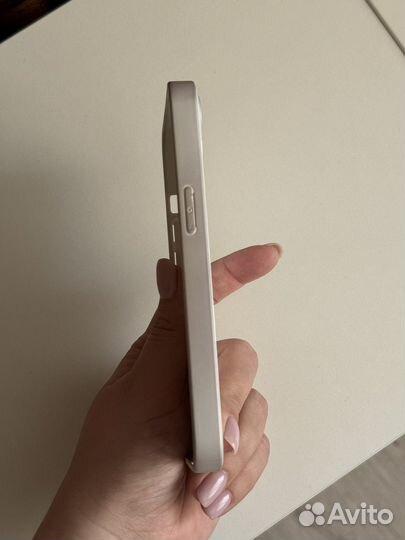 Чехол на iPhone 13