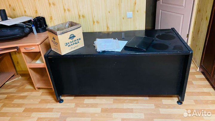 Продам столы, стеллаж