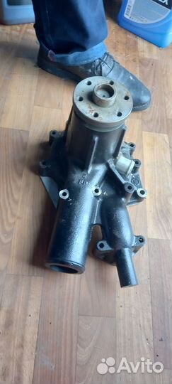 Водяной насос экскаватора. JCB 330. 6 шк