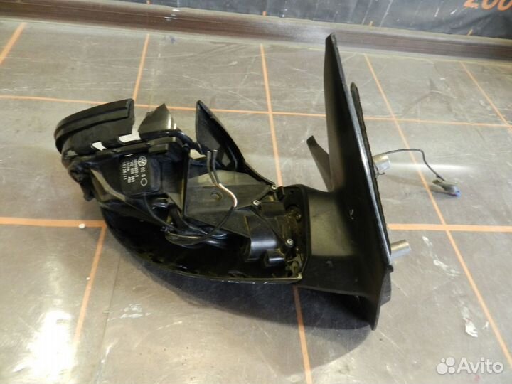 Зеркало наружное правое -Volkswagen Transporter T5