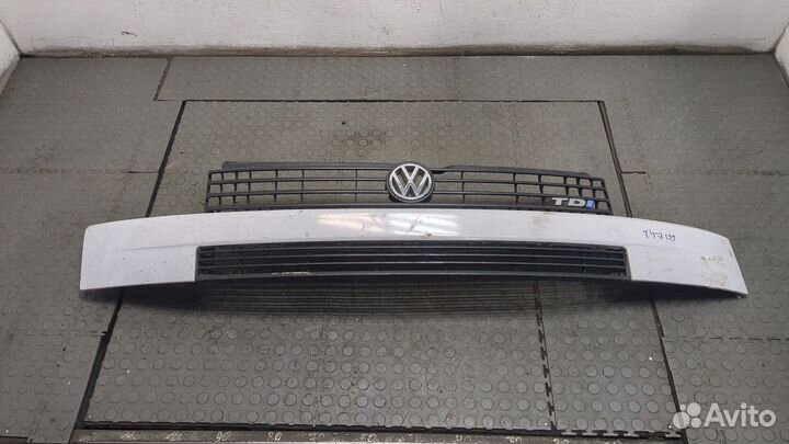 Решетка радиатора Volkswagen Transporter 4, 2002