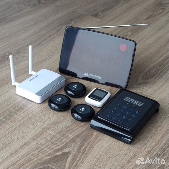 Кнопка вызова официанта, часы, табло, пуль, репите