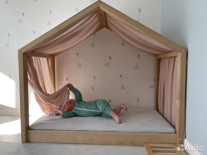 Детская кроватка домик 0-3