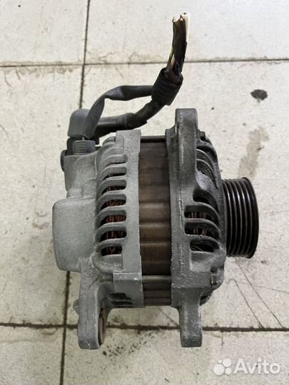 Генератор Mitsubishi Grandis NA4W 4G69