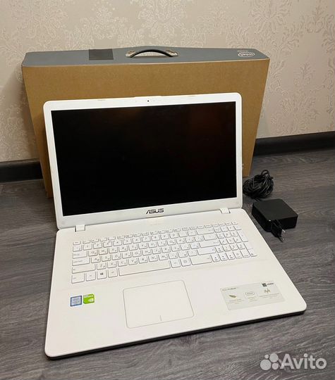 Ноутбук Asus vivo book 17