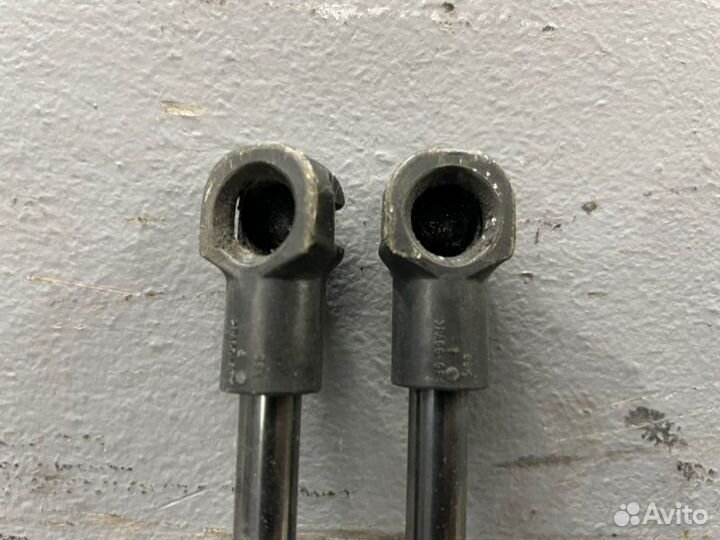 Амортизаторы багажника Honda Cr-V 4 RM