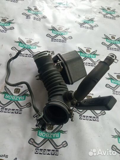 Патрубок воздушного фильтра Toyota Camry