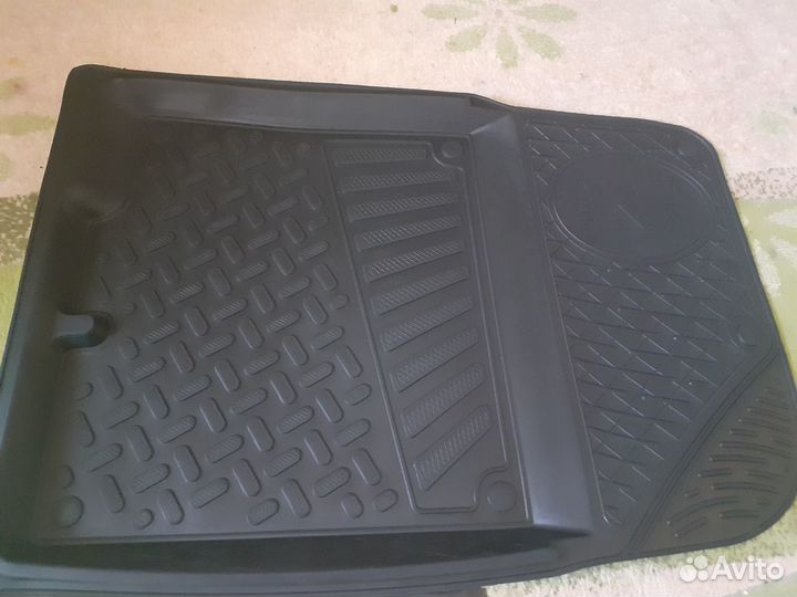 Коврик резиновый передний пассажирский рио/Солярис