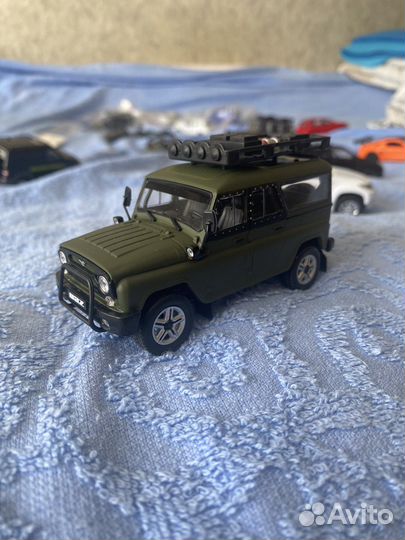 Модель автомобиля 1:43 внедорожники