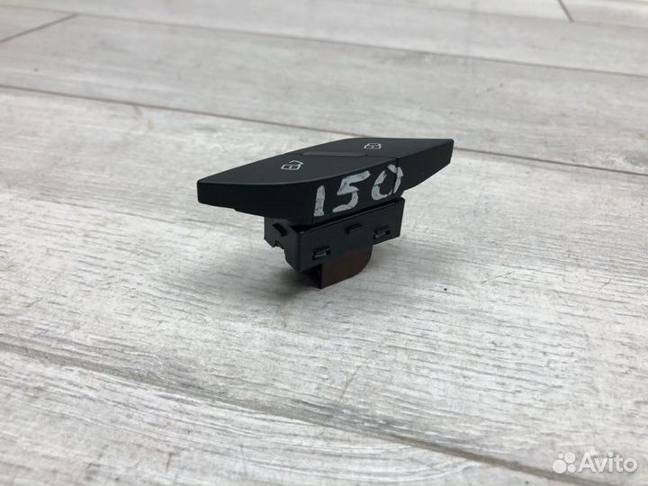 Кнопка центрального замка Audi A3 универсал cmba