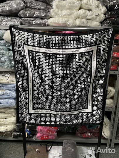 Платок Givenchy