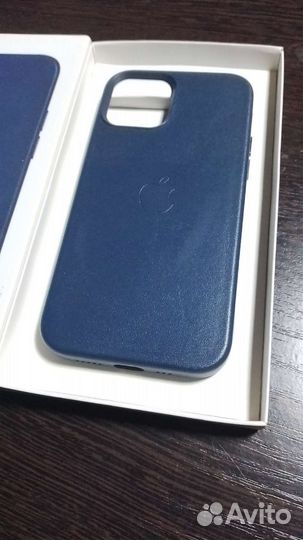 Оригинальный чехол на iPhone 12/12PRO