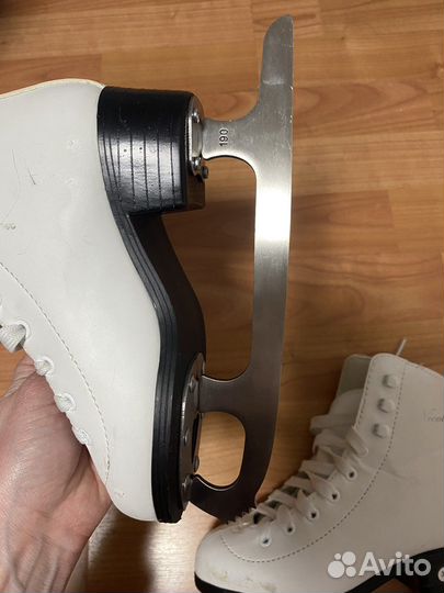 Коньки фигурные для девочки 31 размер