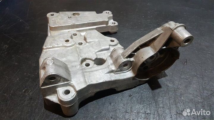 Кронштейн генератора Jaguar Xe X760 204PT 2017