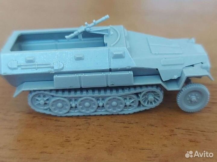 Модель бтр Ханомаг Sd.Kfz.251/1 Ausf.A 1:100