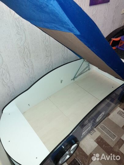 Детская кровать машинка