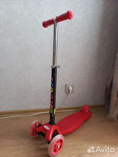 Самокат детский трехколесный