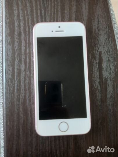 iPhone SE, 16 ГБ
