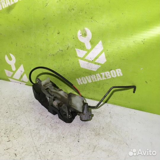 Замок двери передней правой Тойота Карина Е