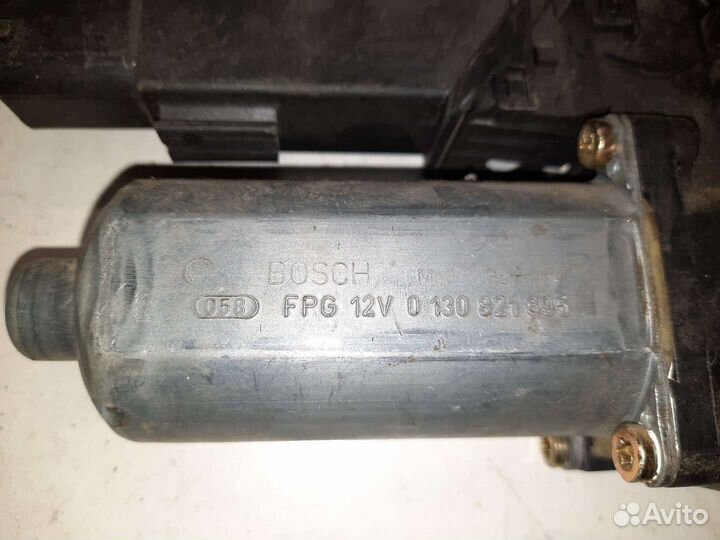 Мотор стеклоподъемника, перед, левый, VW Passat B5