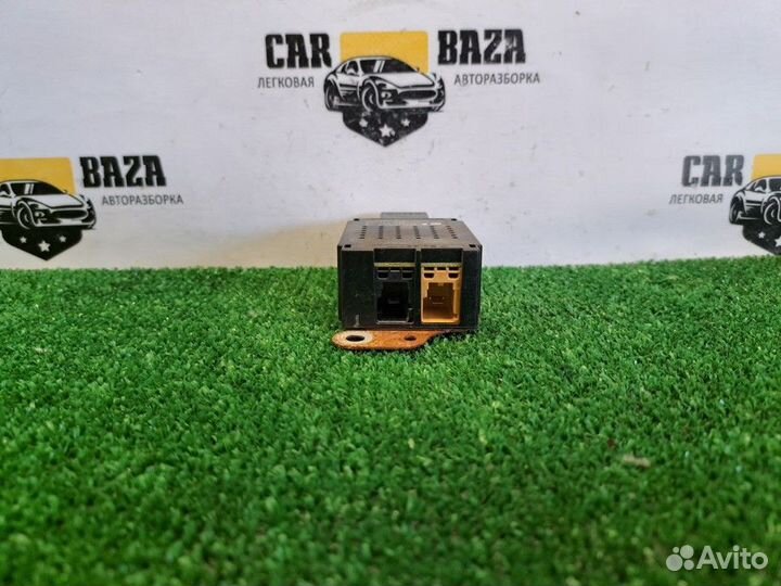 Антенна усилитель Volkswagen Golf