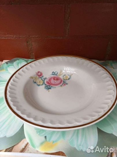 Глубокие суповые тарелки